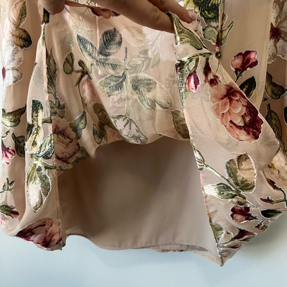 Alice + Olivia Tiered Sleeve Floral Shift Dress - Picture 5 of 6